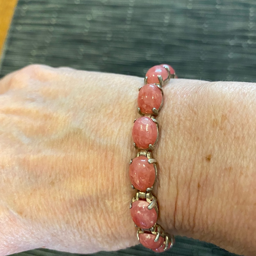 Elegant bracelet of Rhodochrosite from Argentina